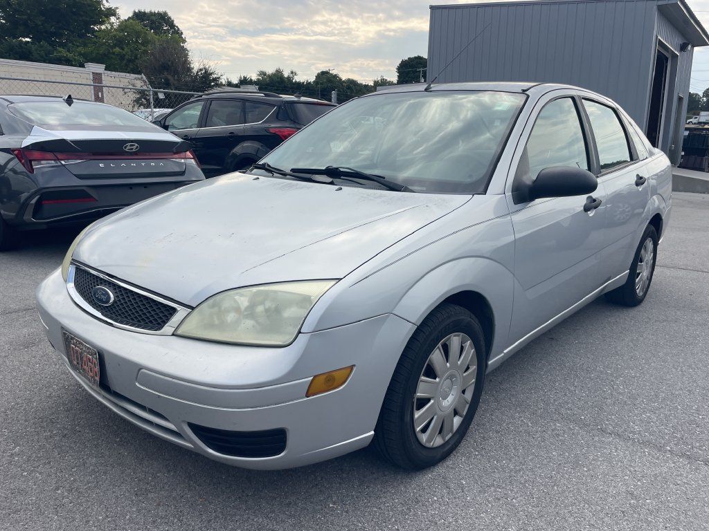 Used 2007 Ford Focus ZX4 Sedan FWD image 2
