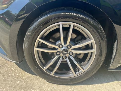 Used 2017 Ford Mustang Coupe image 9