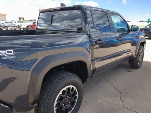 Used 2024 Toyota Tacoma TRD Off-Road w/ TRD Off Road Upgrade Package AWD/4WD image 10