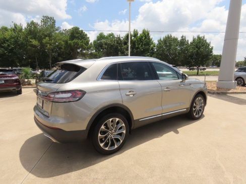 Used 2023 Lincoln Nautilus Reserve AWD/4WD image 9
