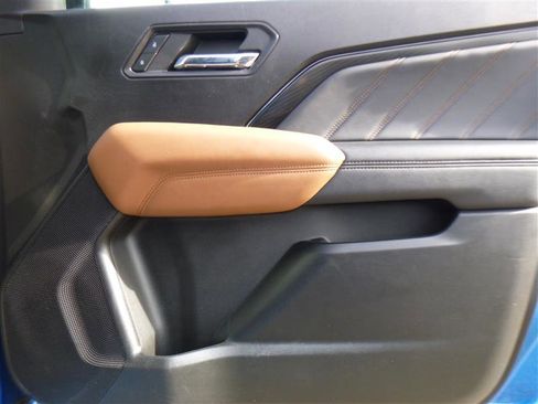 Used 2024 GMC Canyon AT4 w/ AT4 Premium Package image 20