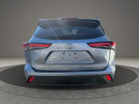 Used 2020 Toyota Highlander XLE image 5