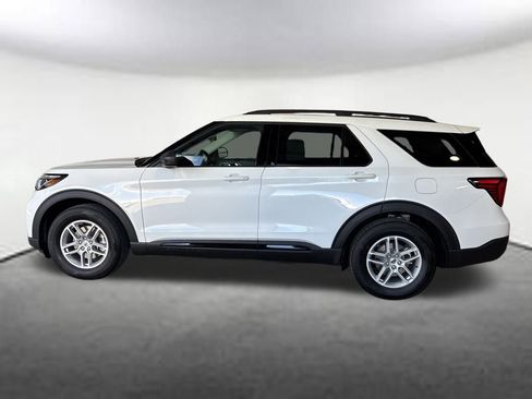 New 2026 Ford Explorer Active w/ Active Comfort Package image 2