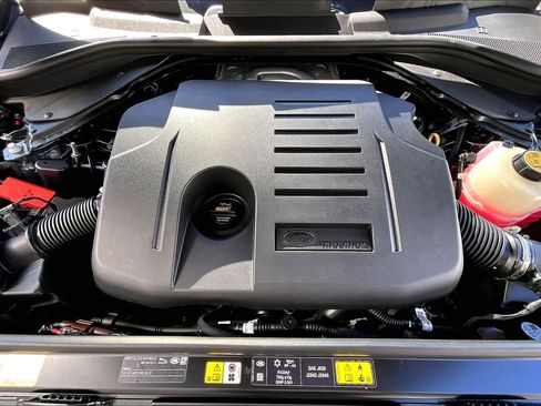 New 2026 Land Rover Range Rover SE AWD/4WD image 11