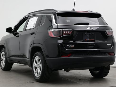 Used 2024 Jeep Compass Latitude AWD/4WD image 5
