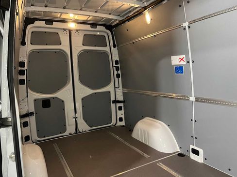 Used 2026 Mercedes-Benz Sprinter 2500 image 13