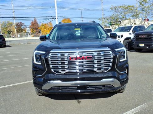 New 2026 GMC Terrain Denali w/ LPO, Floor Liner Package image 2