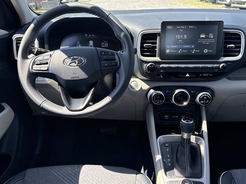 New 2026 Hyundai Venue SEL FWD image 2