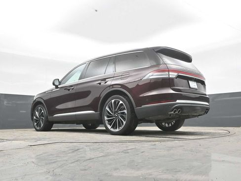 Used 2020 Lincoln Aviator Reserve w/ Equipment Group 202A AWD/4WD image 37