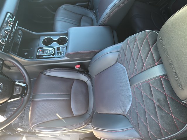 Certified 2026 Honda Pilot Black Edition image 16