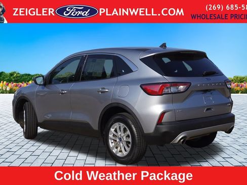 Used 2022 Ford Escape SE w/ Cold Weather Package image 3