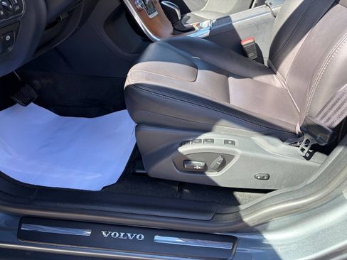 Used 2017 Volvo XC60 T6 Inscription w/ Climate Package AWD/4WD image 12