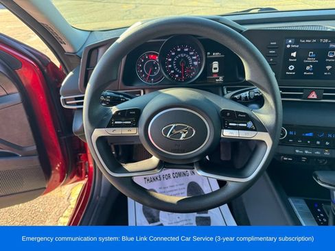 Used 2023 Hyundai Elantra SEL w/ Preferred Accessory Package FWD image 12