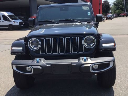 Used 2024 Jeep Wrangler Unlimited Sahara AWD/4WD image 2