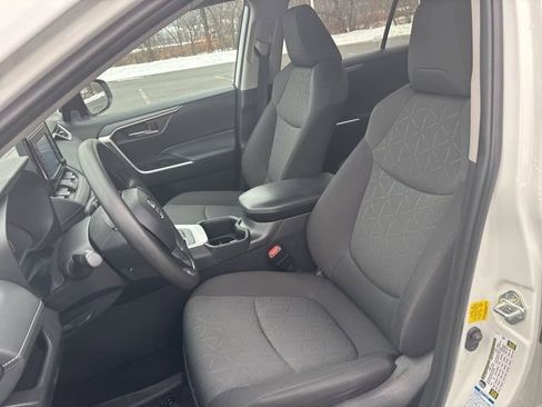 Certified 2022 Toyota RAV4 XLE image 39