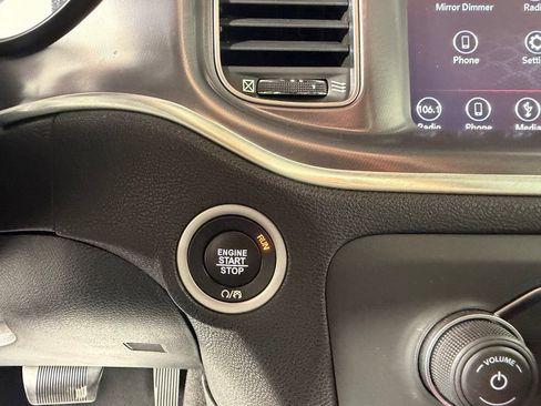 Used 2019 Dodge Charger SXT AWD/4WD image 15