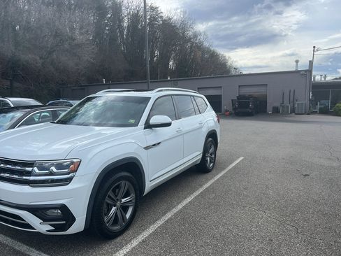 Used 2019 Volkswagen Atlas SEL R-Line image 3