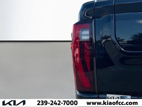 Used 2024 GMC Sierra 3500 Denali Ultimate image 10