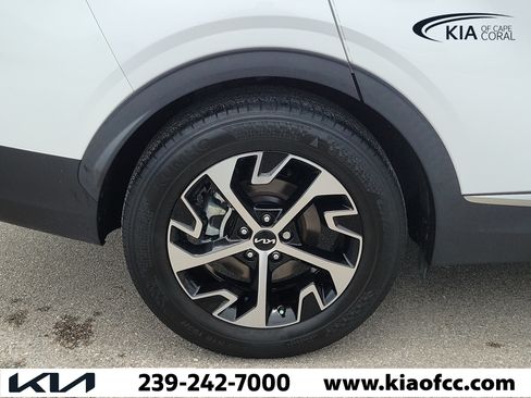 Certified 2024 Kia Sportage EX FWD image 9