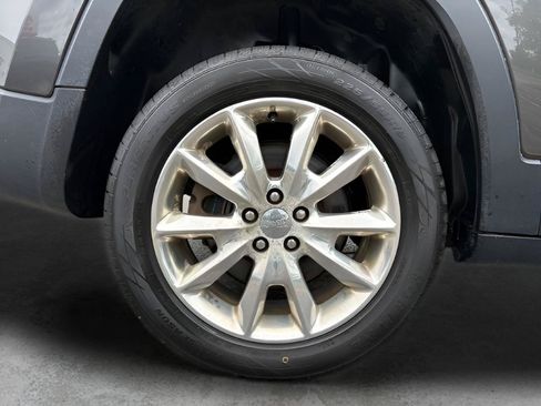 Used 2014 Jeep Cherokee Limited FWD image 23