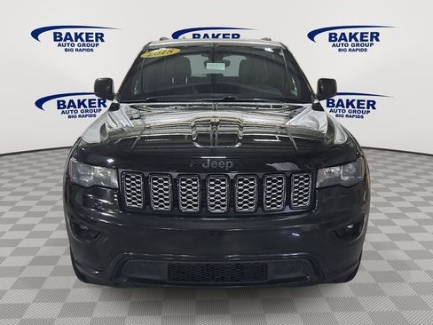 Used 2018 Jeep Grand Cherokee Altitude image 2