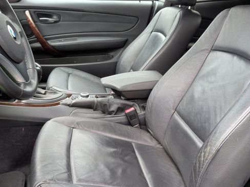 Used 2011 BMW 128i Convertible image 25