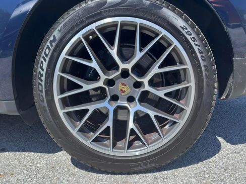 Used 2018 Porsche Macan Sport Edition AWD/4WD image 23
