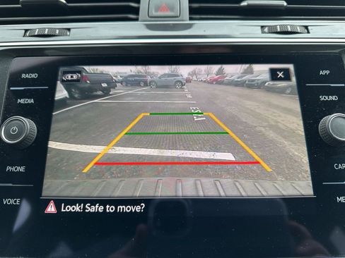 Used 2022 Volkswagen Tiguan SE R-Line image 24