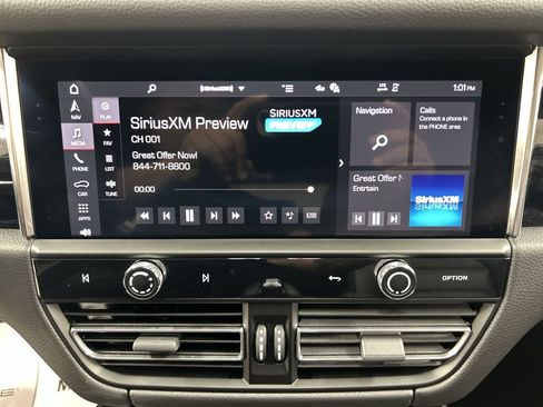 Certified 2026 Porsche Macan AWD/4WD image 14