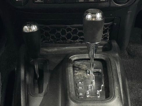Used 2018 Jeep Wrangler Sport AWD/4WD image 29