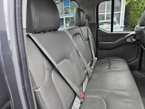 Used 2010 Nissan Frontier LE w/ LE Value Truck Pkg AWD/4WD image 16