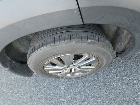 Certified 2024 Nissan Pathfinder SV w/ Lighting Package (N92) image 9