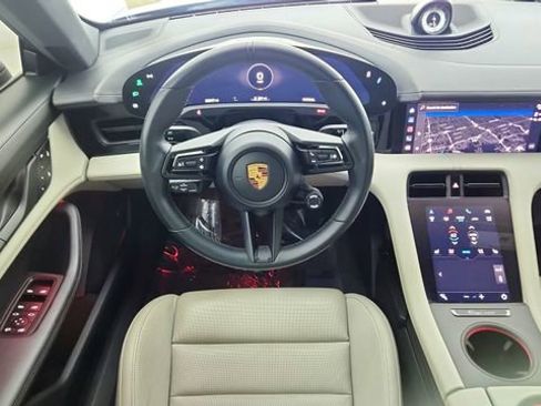 Used 2022 Porsche Taycan image 35
