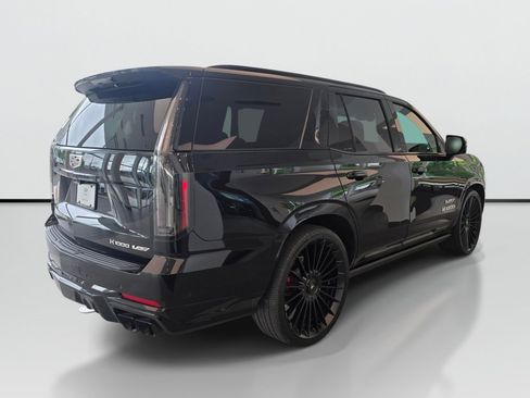 Used 2025 Cadillac Escalade V AWD/4WD image 6