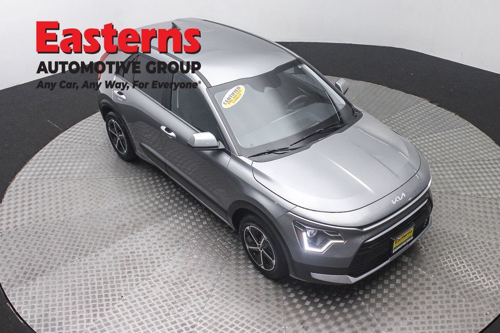 Used 2025 Kia Niro LX FWD image 4