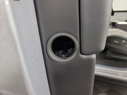 Used 2024 Rivian R1S Adventure image 32