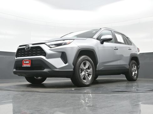 Used 2025 Toyota RAV4 XLE AWD/4WD image 28