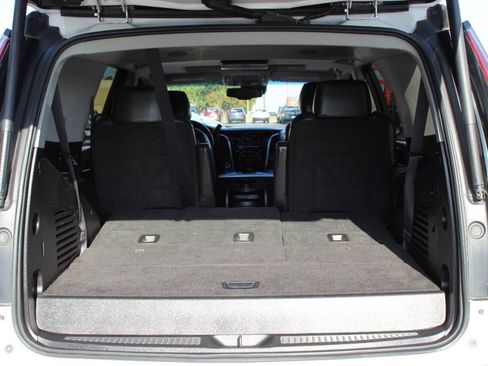 Used 2016 Cadillac Escalade Luxury AWD/4WD image 14