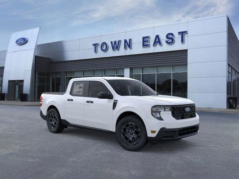 New 2025 Ford Maverick XLT image 39