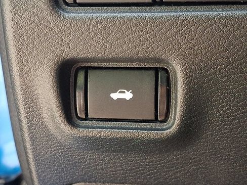 Certified 2020 Nissan Sentra SR w/ Electronics Package FWD image 25