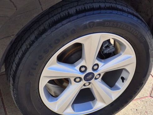 Used 2019 Ford Edge SE image 7