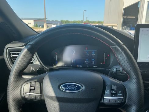 Used 2024 Ford Escape ST-Line w/ Tech Pack #1 AWD/4WD image 12