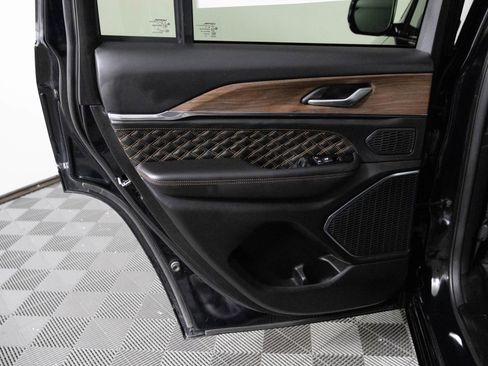 Used 2023 Jeep Grand Cherokee Summit image 39