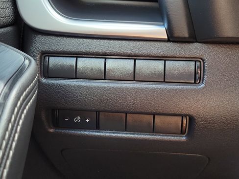 Used 2021 Nissan Rogue S AWD/4WD image 26