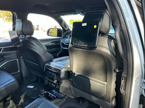 New 2026 Jeep Grand Wagoneer Limited w/ Rear Seat Video Group I AWD/4WD image 38