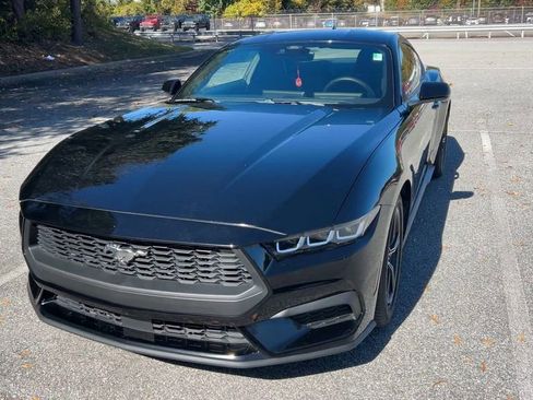 Used 2024 Ford Mustang Coupe image 25