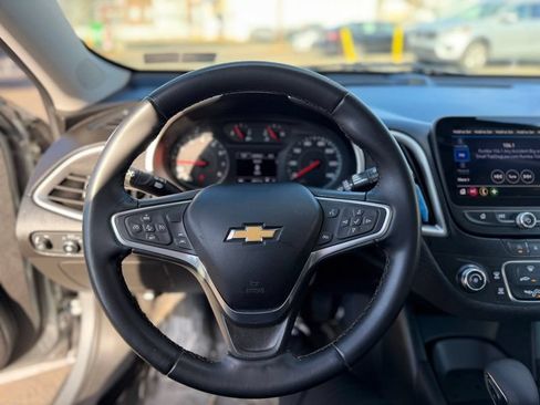 Used 2023 Chevrolet Malibu RS FWD image 13