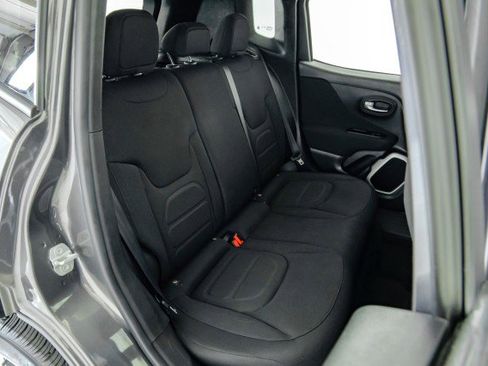 Used 2019 Jeep Renegade Latitude image 29