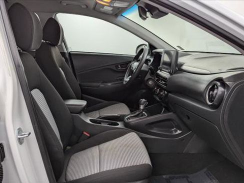 Used 2023 Hyundai Kona SE image 21