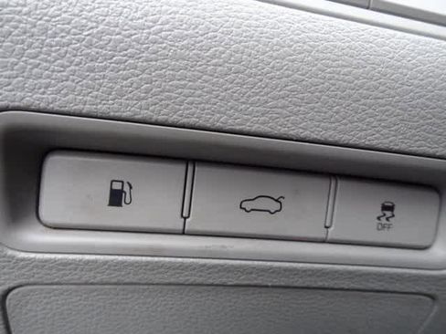 Used 2015 Hyundai Sonata SE image 19